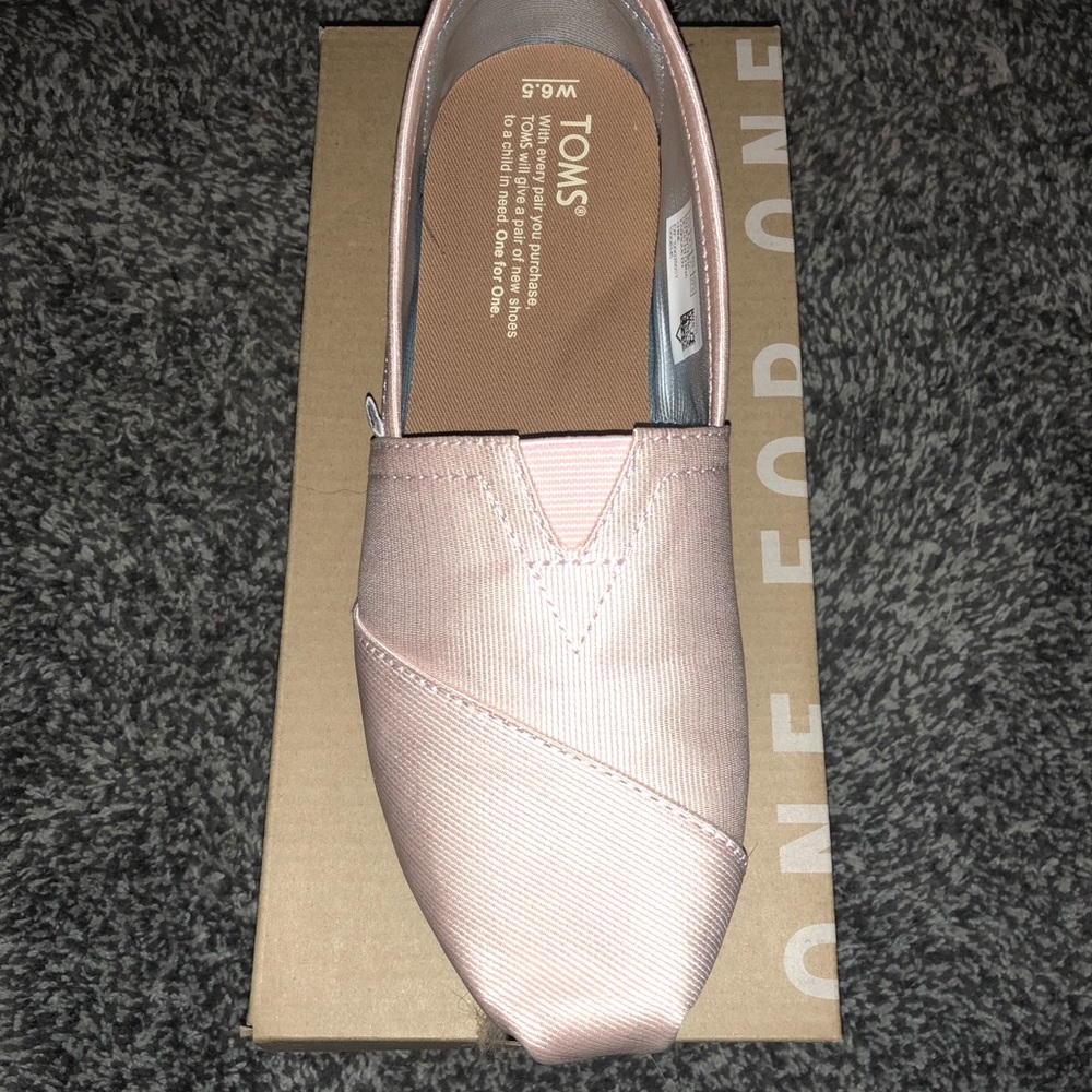 Toms Shoes 6.5